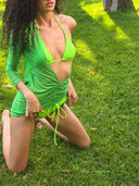 Ensemble bikini vert fluo NEÓN au style tropical chic, allure moderne et sensuelle qui met en valeur la silhouette avec fraîcheur et élégance