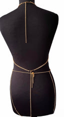 Ensemble lingerie CRISTAL doré effet bijou avec strass scintillants, allure sophistiquée et moderne inspirée d’un univers luxe et féminin MARINA PARIS
