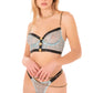Ensemble lingerie design luxe avec coupe moderne et matières fines