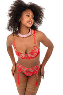 Ensemble dentelle rouge couture avec broderies raffinées