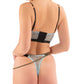Lingerie féminine élégante et sensuelle avec chaînes décoratives