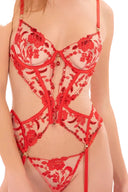 Body rouge couture avec découpe graphique et dentelle fine