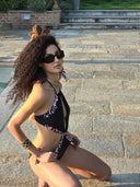     Swimsuit PANTHÈRE femme avec allure élégante et imprimé animalier sophistiqué pensé pour sublimer chaque silhouette avec intensité