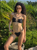     Maillot de bain SOLAIRE MARINA PARIS avec ornements dorés précieux et esthétique balnéaire luxe inspirée de la haute couture moderne